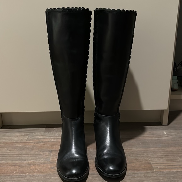 Black Kate Spade scallop detail riding boots leather size 7 - Picture 2 of 6